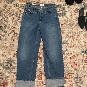 Universal Thread Women’s Mid Rise 90s Baggy